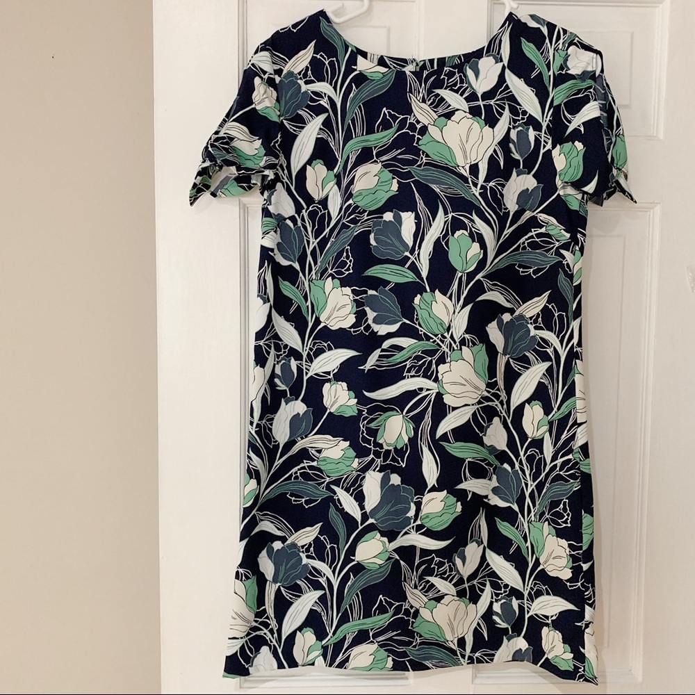 NEVER WORN - Banana Republic floral shift dress